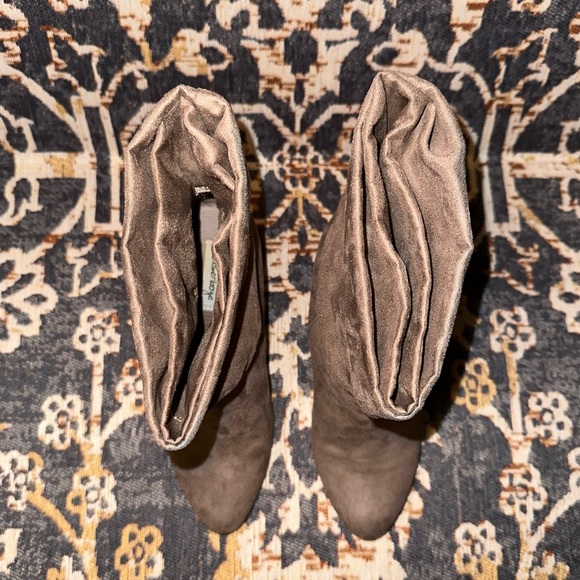 Olsenboye Slouch Ankle High Booties - Picture 6 of 6